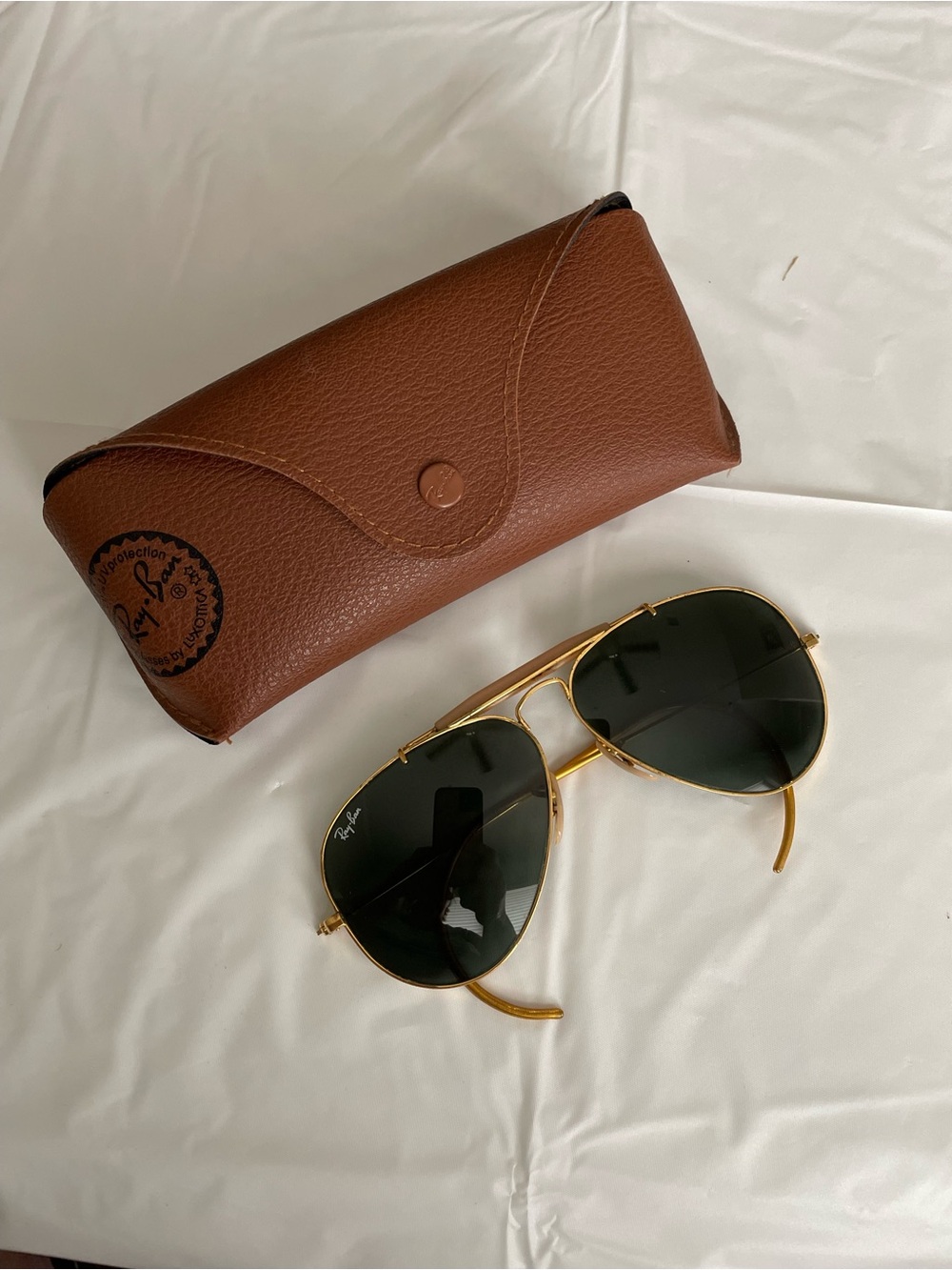 Vintage Ray-Ban USA Bausch & Lomb Gold Metal Aviator Sunglasses & Case